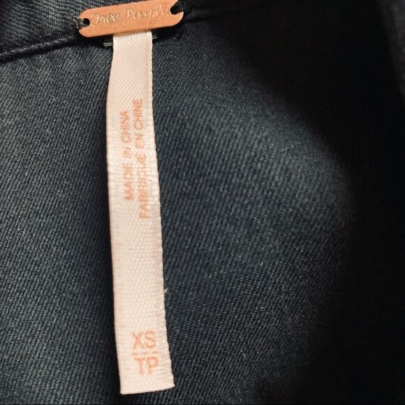 Free People Black Too Far Sleeveless Tunic Snap Front Cinched Waist Top Shirt XS - Picture 7 of 9